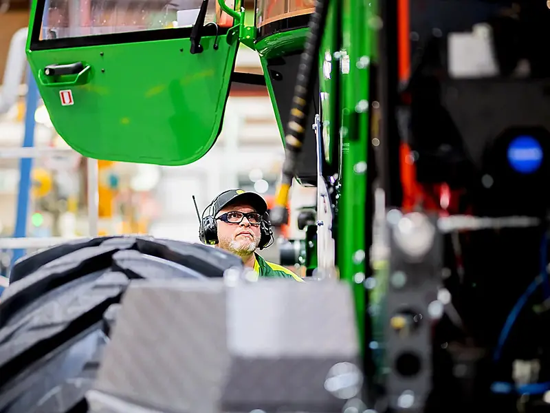 Forest machine factory | John Deere IE